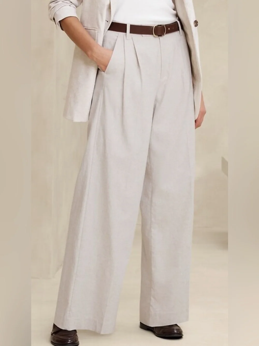 Banana Republic Linen Blend Light Beige Wide-Leg Pleated Trousers Size 14